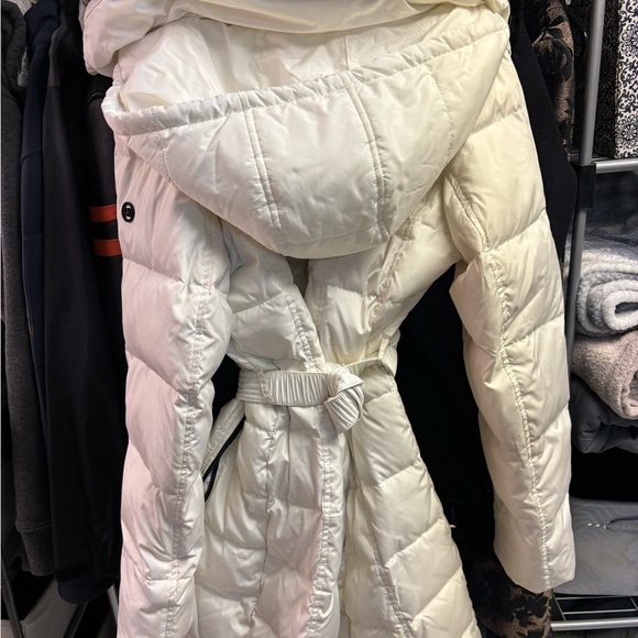 MICHAEL Michael Kors White Puffer Jacket with Belted Waist - Picture 2 of 2